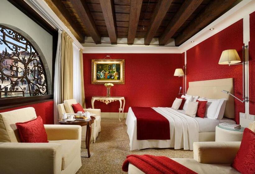 سوئیت جونیور با چشم‌انداز, Palazzo Giovanelli E Gran Canal