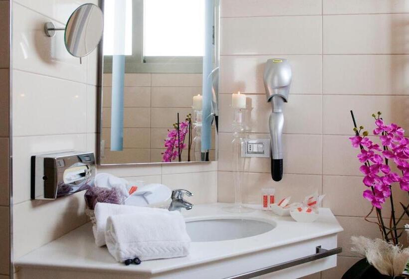 חדר אקונומי, Terminal Palace & Spa