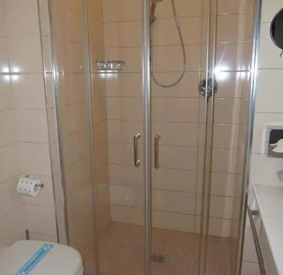 اتاق سوپریور با چشم‌انداز دریا, Terminal Palace & Spa