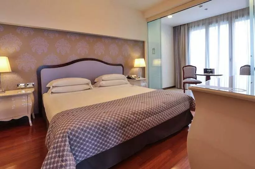 سوییت, Unahotels Expo Fiera Milano