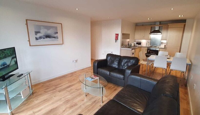 Апартаменты 2 Спальни, Ocean Serviced Apartments