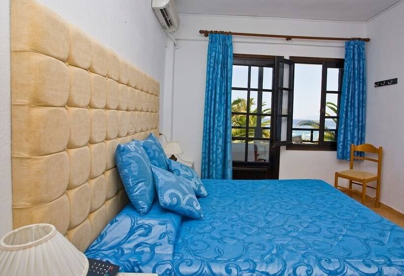 חדר משפחתי, Assa Maris Beach