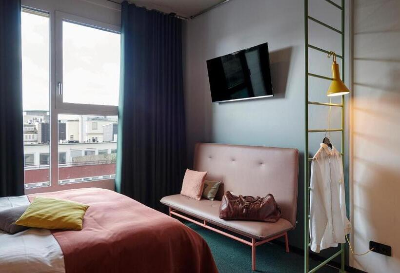 스탠다드 스튜디오, Basecamp Hotel Dortmund