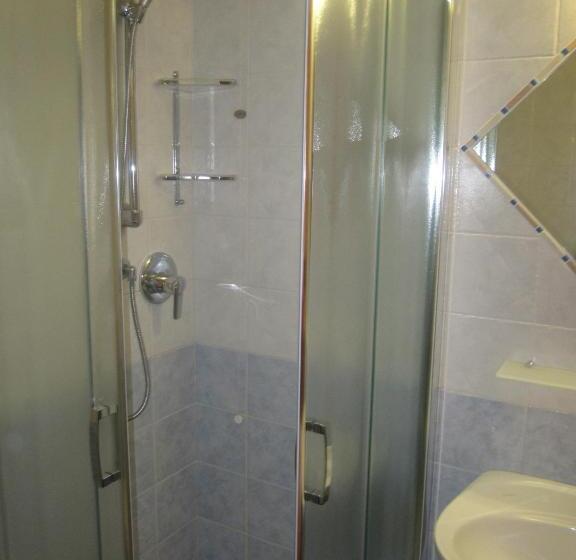 标准单人间, Al Sole