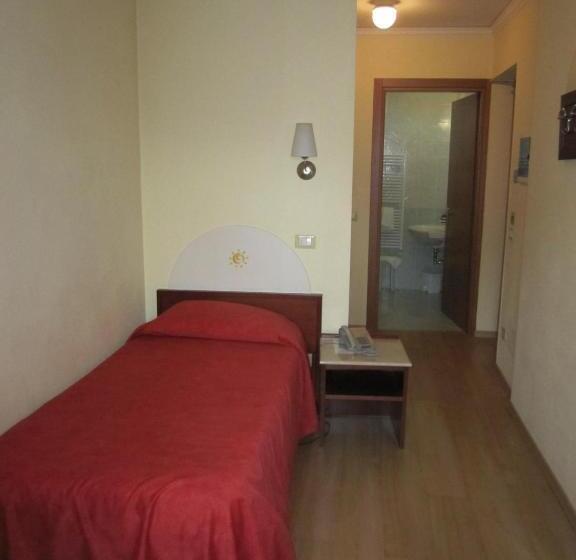 标准单人间, Al Sole