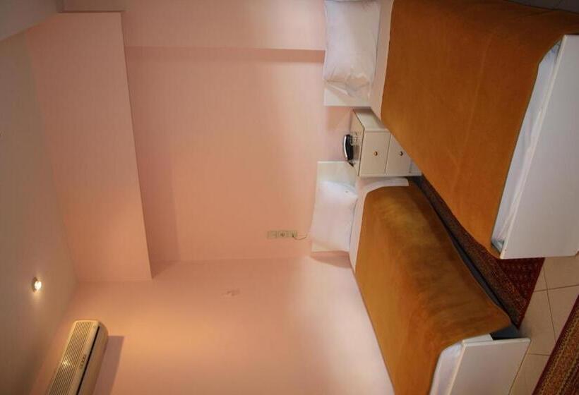 חדר סטנדרט נוף לעיר, Avra