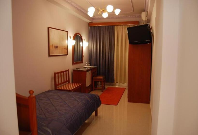 חדר סופריור יחיד, Avra