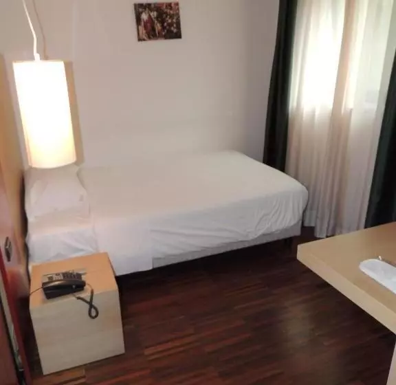 اتاق استاندارد یک نفره, Cascina Scova Resort