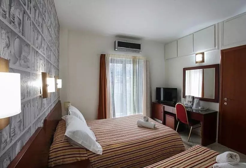 スタンダードトリプルルーム, Life