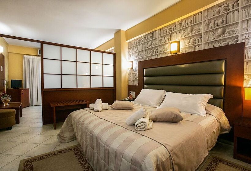 패밀리 스위트, Life