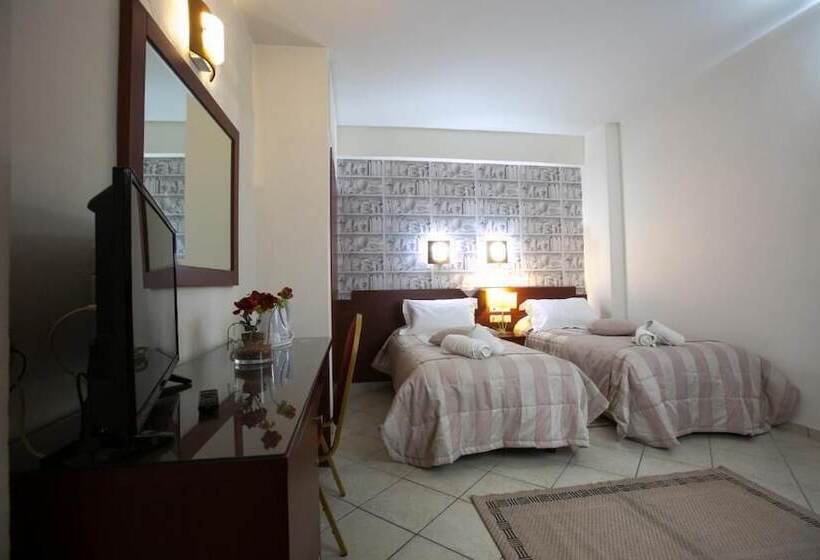 이코노미 룸, Life