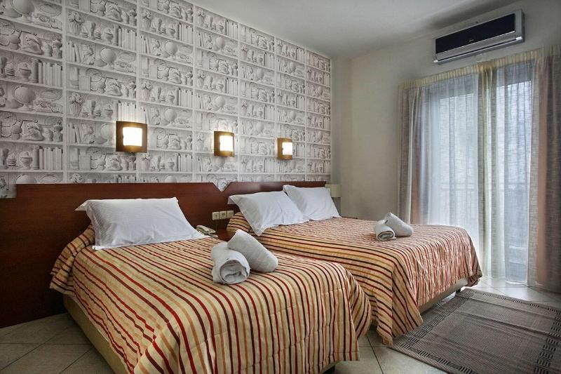 스탠다드 트리플 룸, Life