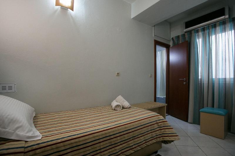 스탠다드 싱글 룸, Life