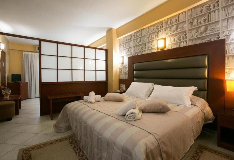 패밀리 스위트, Life