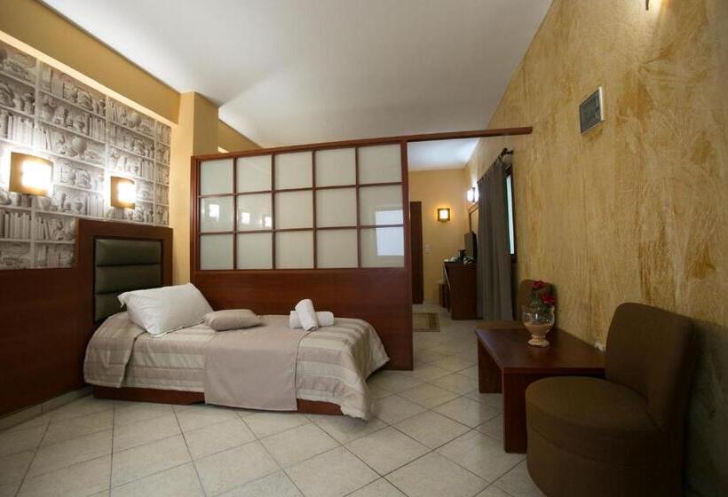 패밀리 스위트, Life