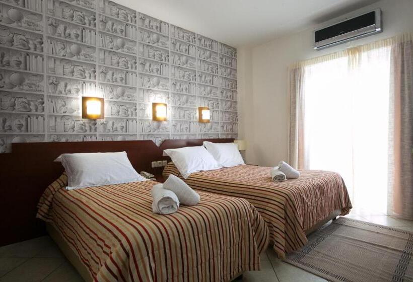 스탠다드 트리플 룸, Life