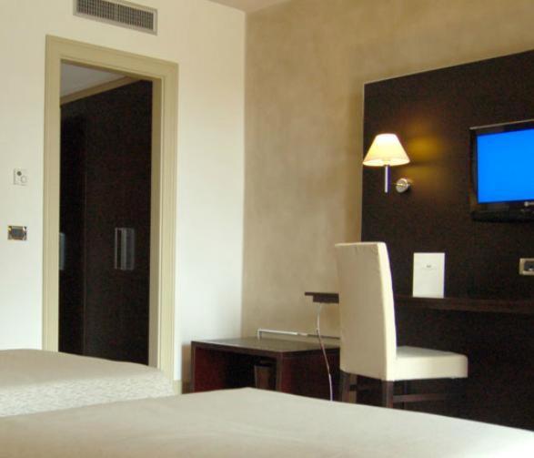 스탠다드 트리플 룸, Cremona Palace