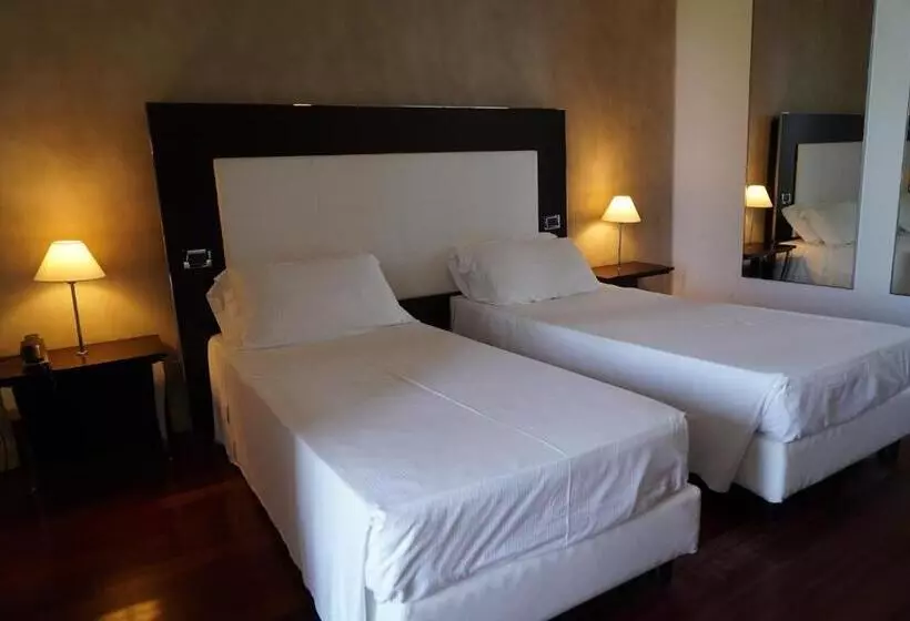 スタンダードトリプルルーム, Cremona Palace