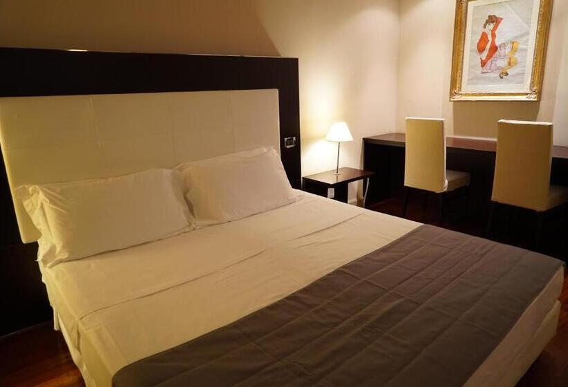 Номер Стандарт Трехместный, Cremona Palace