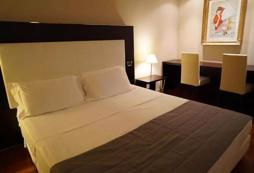 スタンダードトリプルルーム, Cremona Palace