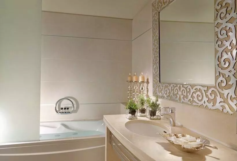 اتاق سوپریور, Divani Escape