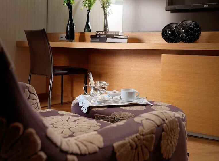 수피리어 룸, Divani Escape