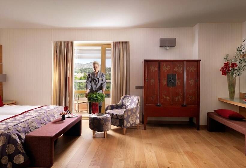 סוויטה, Divani Escape