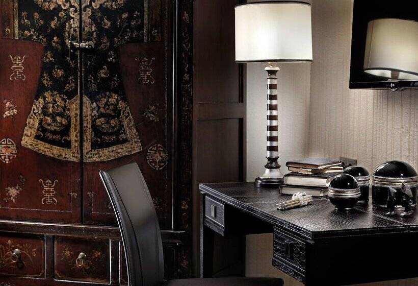 סוויטה, Divani Escape