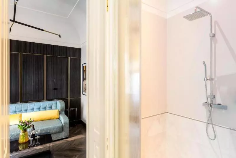 اتاق سوپریور, Divani Escape