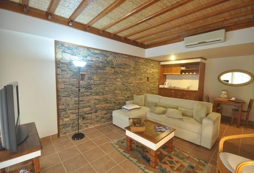 سوییت با چشم‌انداز باغ, El Vino Hotel & Suites