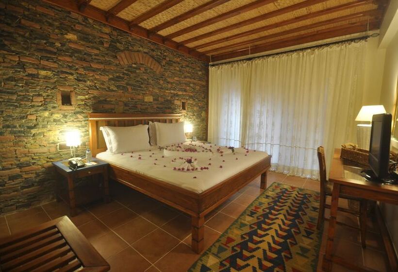 Люкс Вид на Сад, El Vino Hotel & Suites