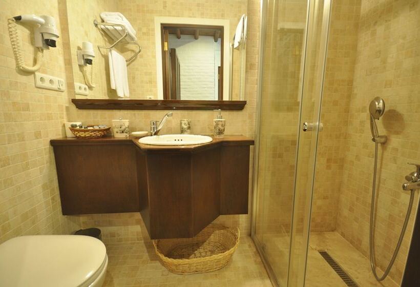 コンフォートルーム, El Vino Hotel & Suites