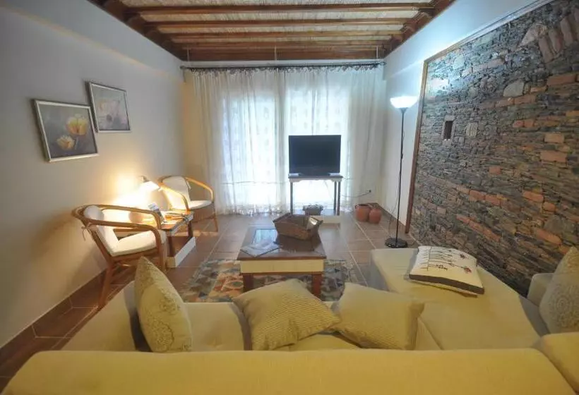 سوییت با چشم‌انداز باغ, El Vino Hotel & Suites