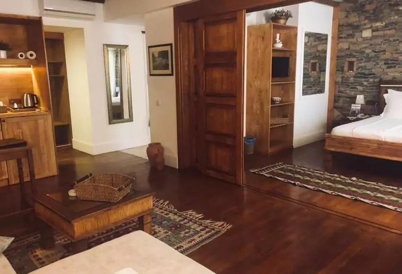 سوییت لوکس, El Vino Hotel & Suites