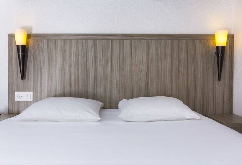 スタンダードルーム, Initial By Balladins Bethune