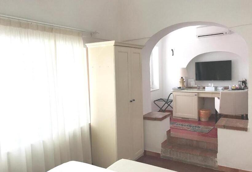 수피리어 룸 바다 전망, La Reginella Capri