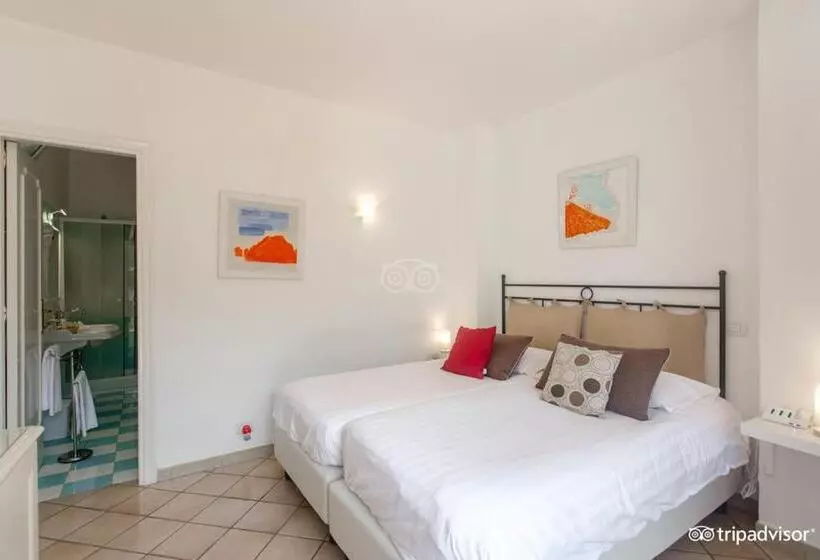 اتاق استاندارد سه نفره, La Reginella Capri