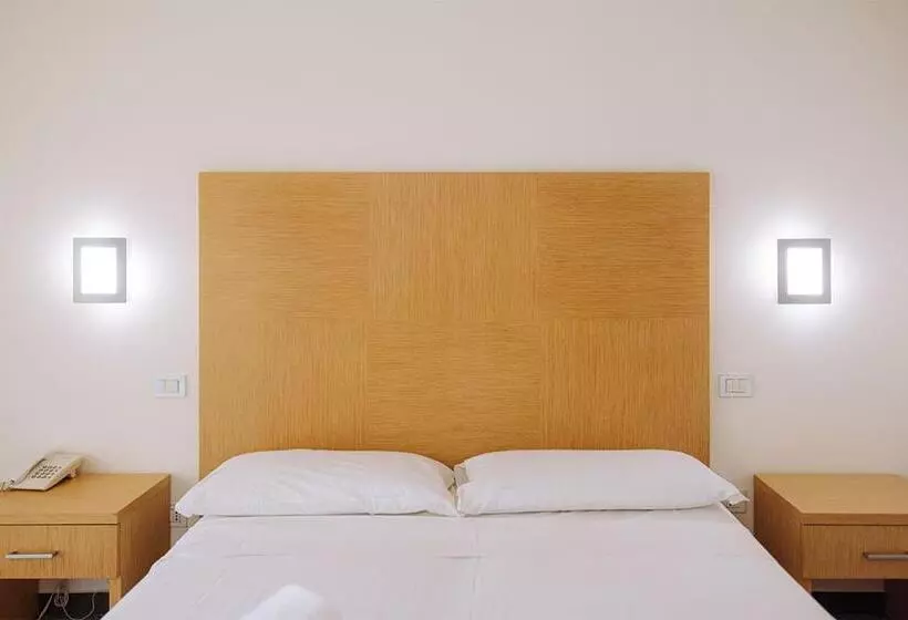 Superior-perhehuone, Nicolaus Club Magna Grecia