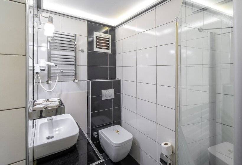 غرفة قياسية ثلاثية, Oglakcioglu Park Boutique