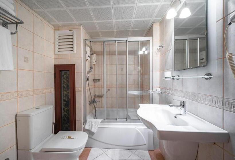 غرفة قياسية ثلاثية, Oglakcioglu Park Boutique