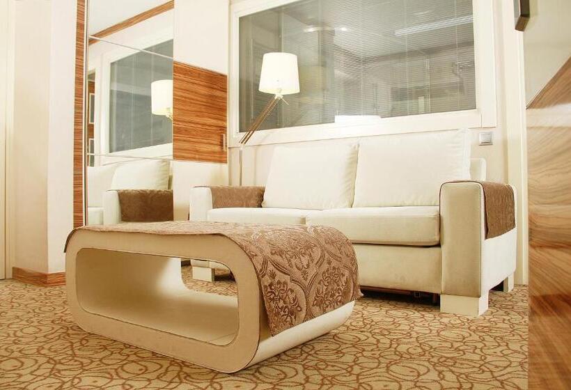 سوییت اجرایی, Oglakcioglu Park Boutique
