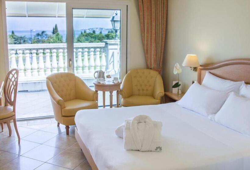 غرفة سوبيريور إطلالة على البحيرة, Palace Hotel Wellness & Spa