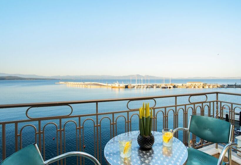 Triple Room Sea View, Pantheon City