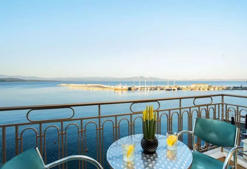 Triple Room Sea View, Pantheon City