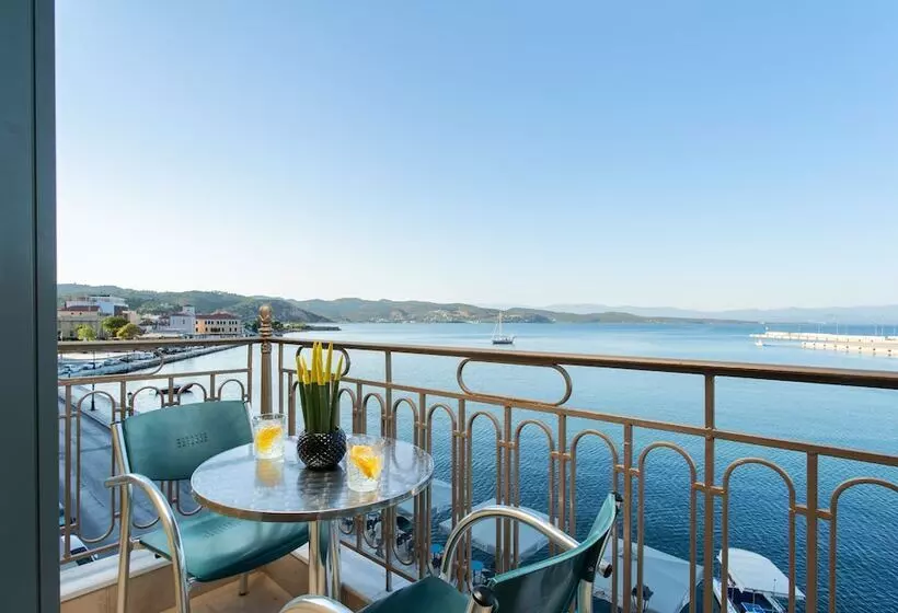 Triple Room Sea View, Pantheon City