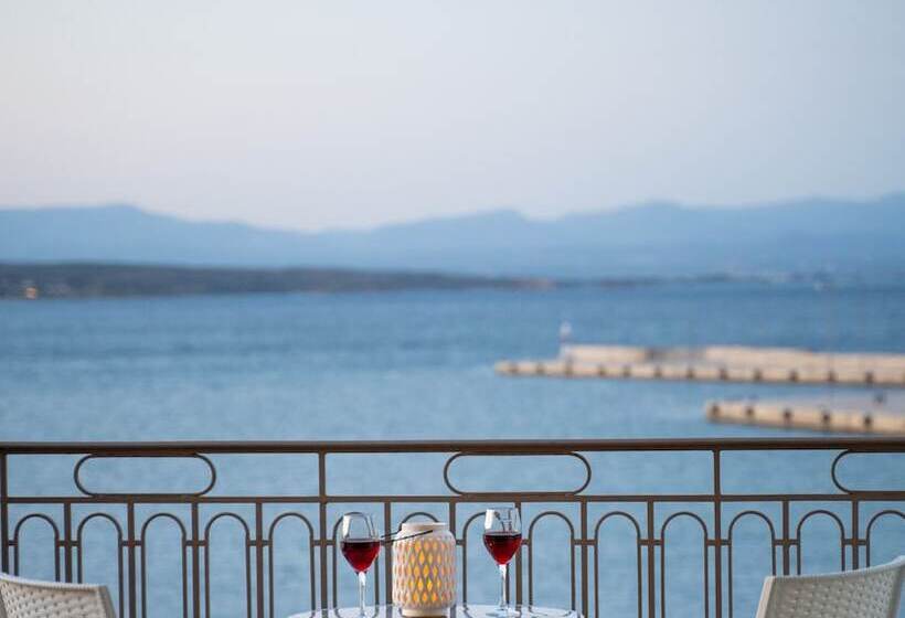 Triple Room Sea View, Pantheon City