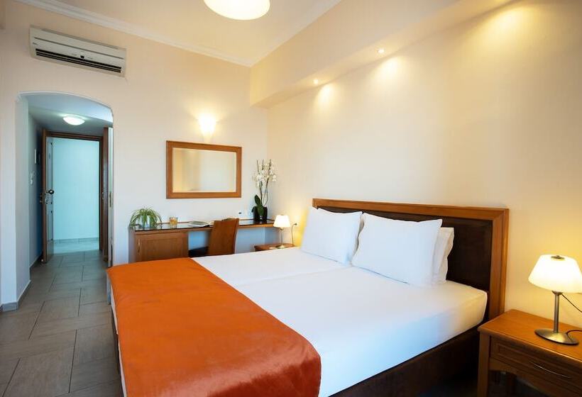 家庭套房, Pantheon City