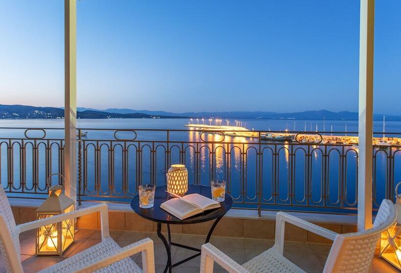 小型套房带海景, Pantheon City