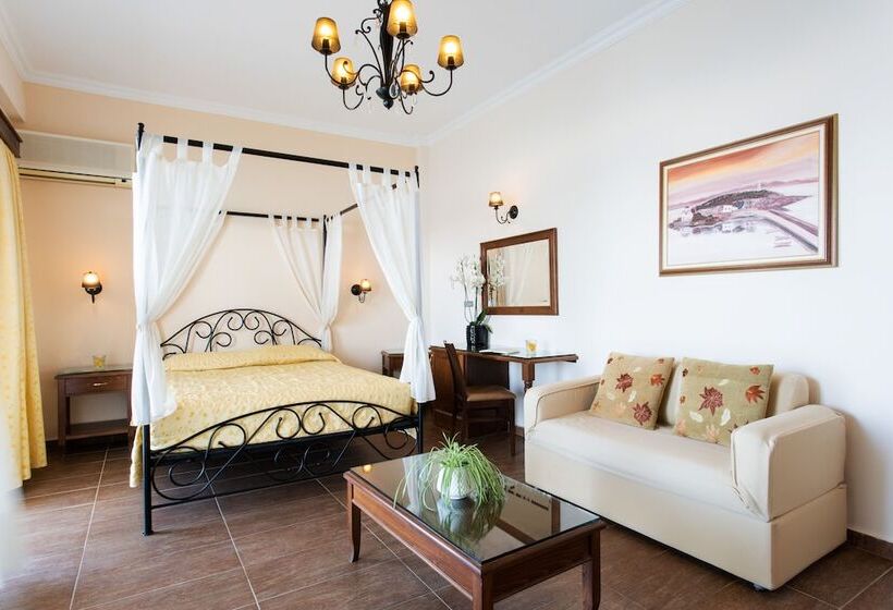 小型套房带海景, Pantheon City