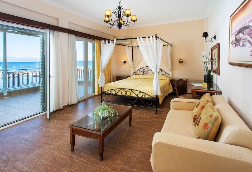 小型套房带海景, Pantheon City